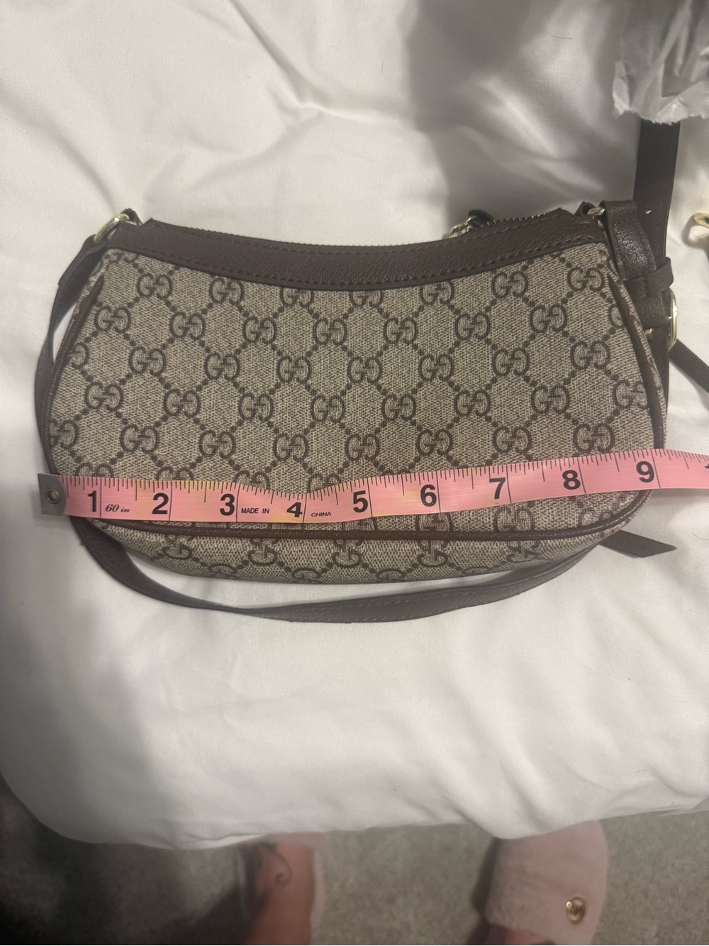 1.1 Gucci Beige and Brown GG Supreme Shoulder Bag with Gold Hardware - Picture 5 of 7